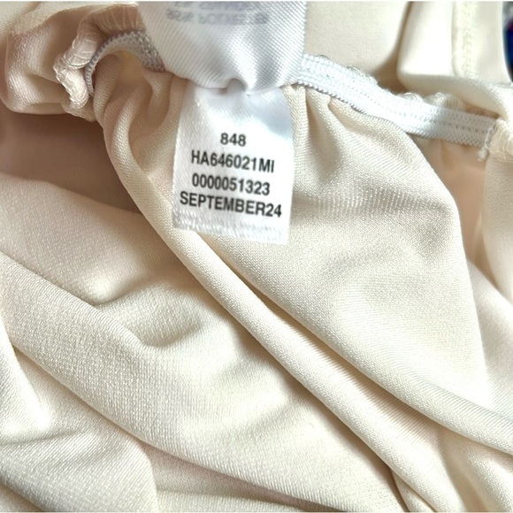 HALOGEN Ruched Sides Sleeveless Mock Neck Stretch Top in Ivory - Picture 8 of 8